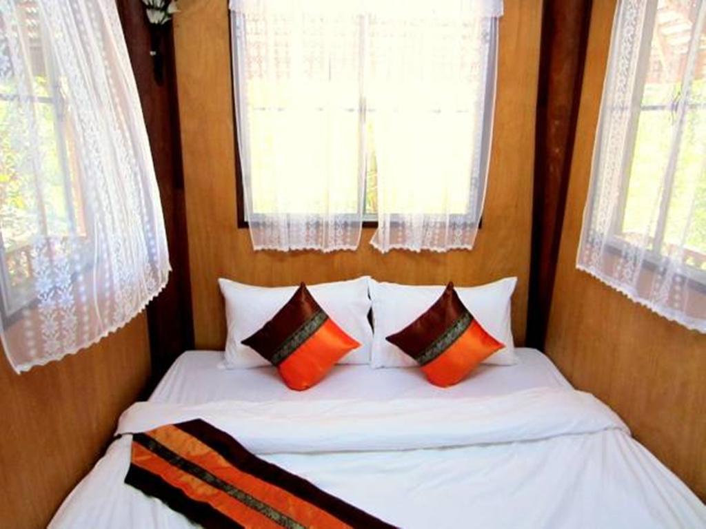 Golden Teak Homestay Mae Rim Esterno foto