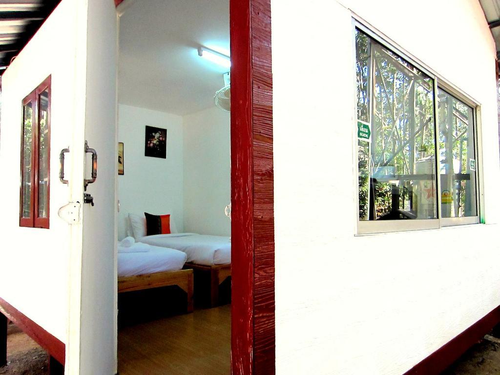 Golden Teak Homestay Mae Rim Esterno foto