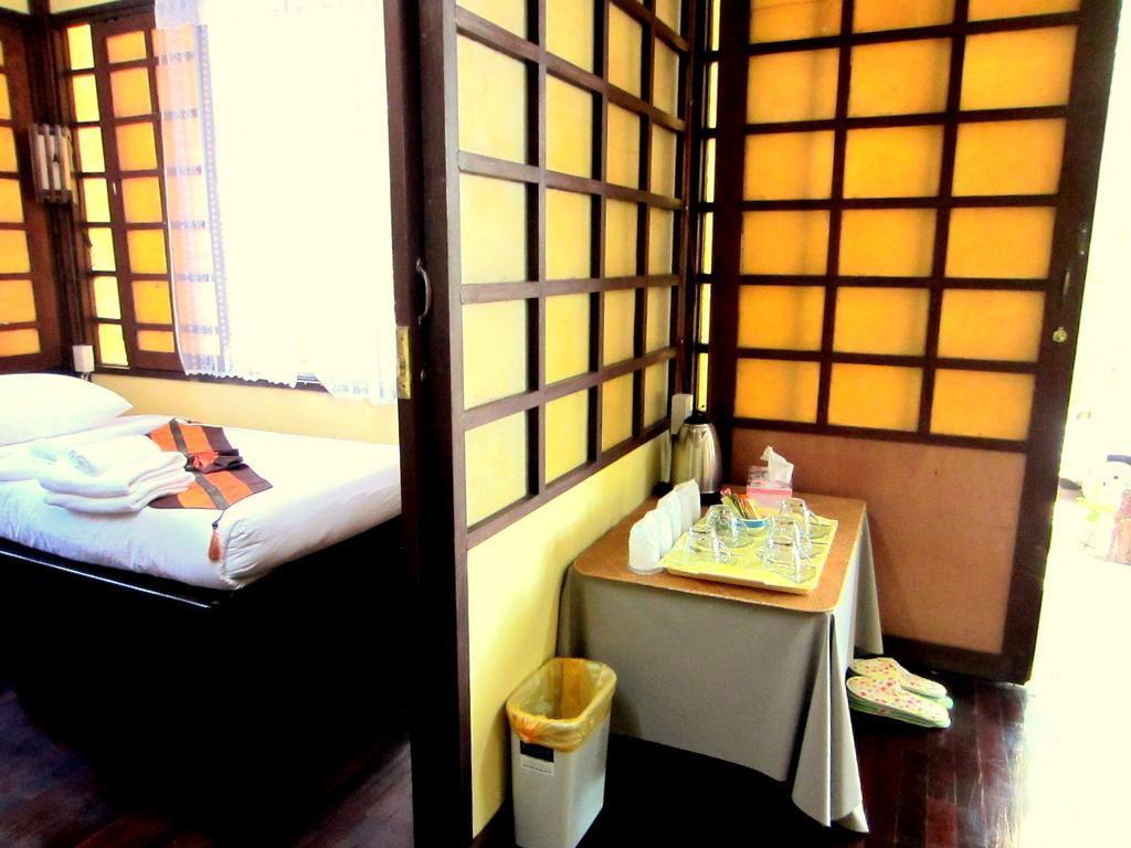 Golden Teak Homestay Mae Rim Esterno foto