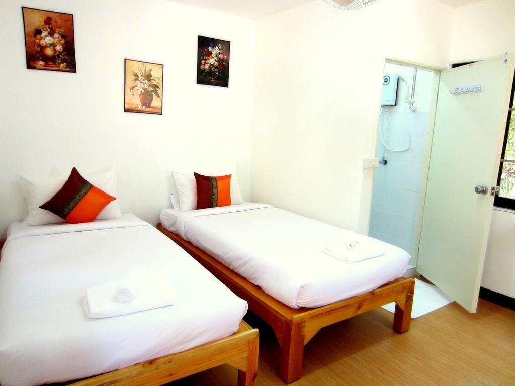 Golden Teak Homestay Mae Rim Esterno foto