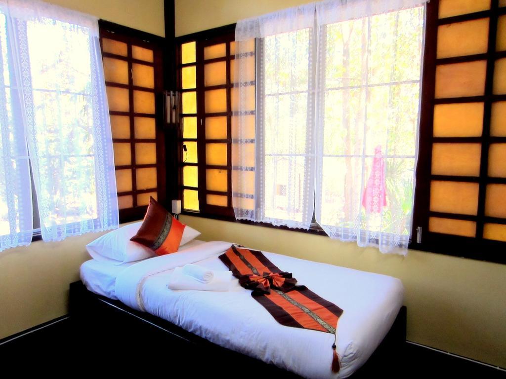 Golden Teak Homestay Mae Rim Esterno foto
