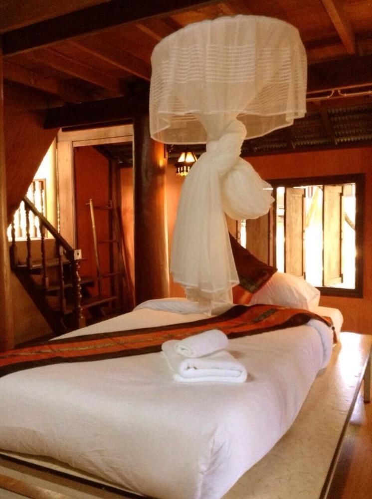 Golden Teak Homestay Mae Rim Esterno foto